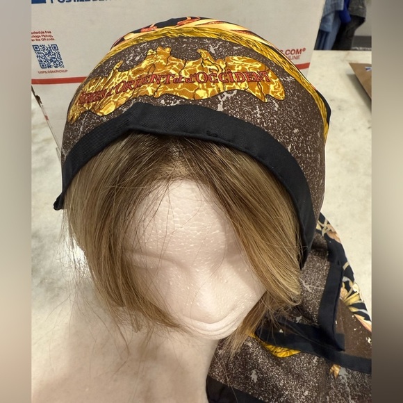 Hermès Carré 90 "Pierres d'Orient et d'Occident" silk scarf. - Picture 11 of 12